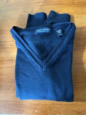 Grant Thomas Italian Merino Wool Navy V-Neck Sweater – Men’s L